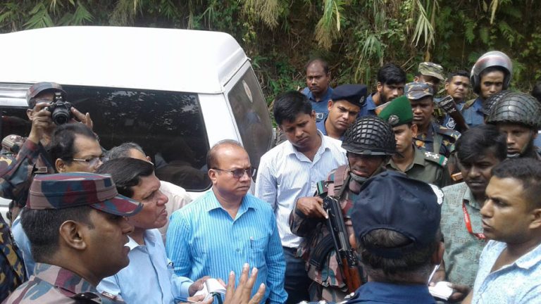 অবৈধ অস্ত্রধারীরাই বাঘাইছড়ি হত্যাকান্ডের সাথে জড়িত – অতিরিক্ত সচিব দীপক চক্রবর্তী