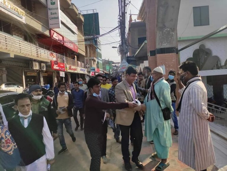 প্রচারণার প্রথম দিনেই আঃলীগের মনোনীত মেয়র প্রার্থী আকবর হোসেন চৌধুরীর বিশাল গণসংযোগ