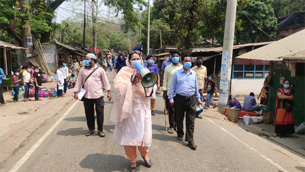 মানুষের মুখে মাস্ক তুলতে পেরেছি এটাই আশা জাগানিয়া খবর-ইউএনও মুনতাসির জাহান
