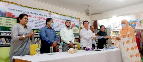 মোবাইলের নেশায় আমরা প্রকৃত বই পড়ার আনন্দটাই ভুলে যেতে বসেছি-নিলোৎপল খীসা