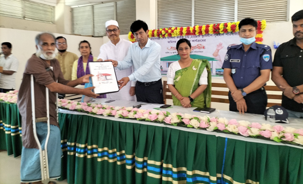 দীঘিনালায় প্রধানমন্ত্রীর উপহার ঘর পেল ১শত ২০ পরিবার