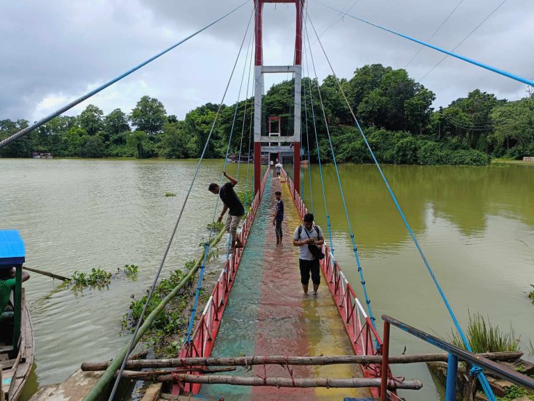 কাপ্তাই হ্রদে তলিয়ে গেছে রাঙ্গামাটি দৃষ্টিনন্দন পর্যটন ঝুলন্ত সেতু