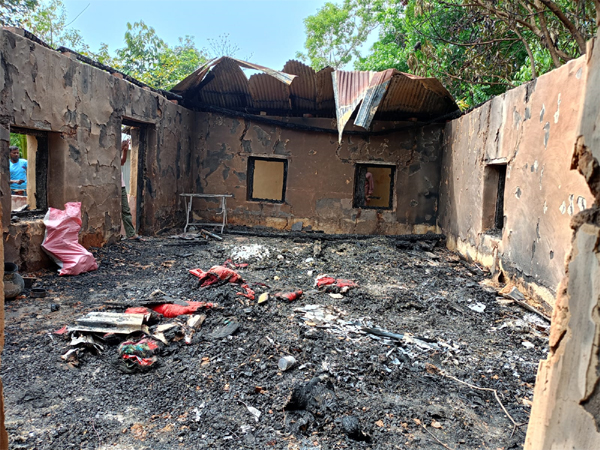 রামগড়ে গভীর রাতে দুই বসতবাড়ি আগুনে পুড়ে ছাই, ক্ষতি ১০ লাখ টাকা