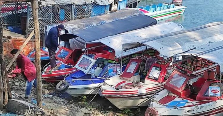 কাপ্তাই হ্রদের নৌ-রুটে স্পিডবোট বন্ধে ধৈর্য্য ধারনে জেলা প্রশাসনের আহবান