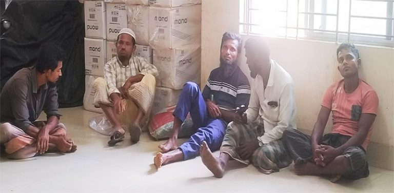 বান্দরবানে পৌর এলাকায় বিশেষ অভিযানে আটজন রোহিঙ্গা নাগরিককে আটক