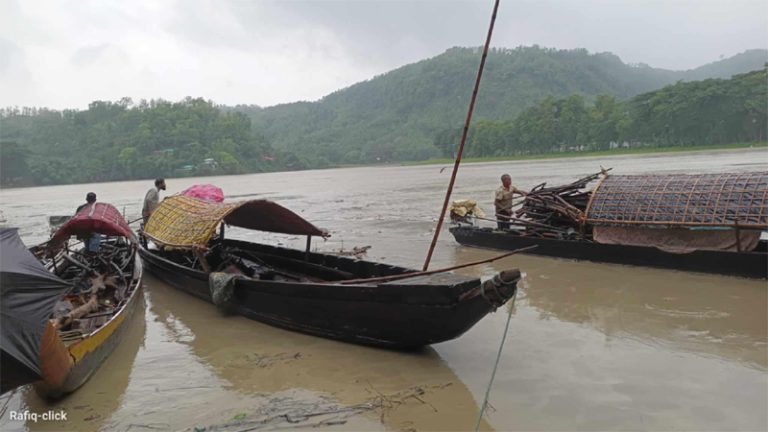 লামায় বৈরী আবহাওয়ার কারণে ৬০টি পর্যটন কেন্দ্র বন্ধ ঘোষণা