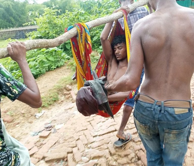 বান্দরবানের নাইক্ষ্যংছড়িতে স্থল মাইন বিস্ফোরণে যুবকের পা বিচ্ছিন্ন