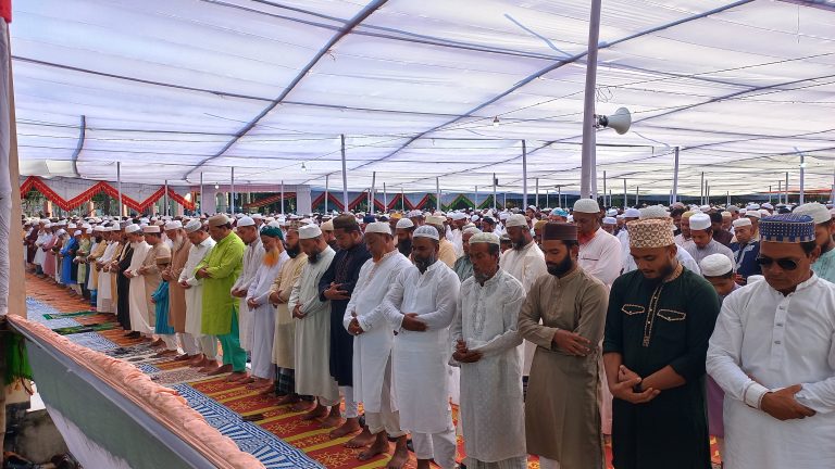 যথাযোগ্য মর্যাদায় বান্দরবানে পবিত্র ঈদুল আযহা ঈদ জামাত অনুষ্ঠিত
