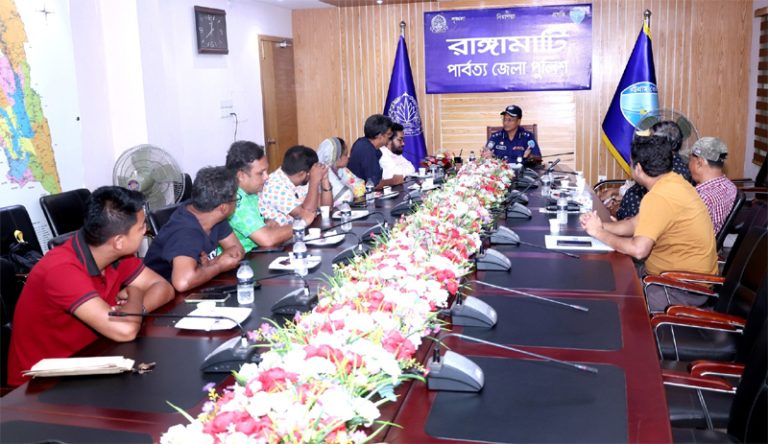 রাঙ্গামাটি প্রেসক্লাবের নব নির্বাচিত নেতৃবৃন্দের সাথে পুলিশ সুপারের মতবিনিময় সভা