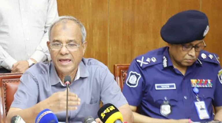 খাগড়াছড়ির পরিস্থিতি নিয়ন্ত্রণে সরকার কাজ করছে : স্বরাষ্ট্র উপদেষ্টা