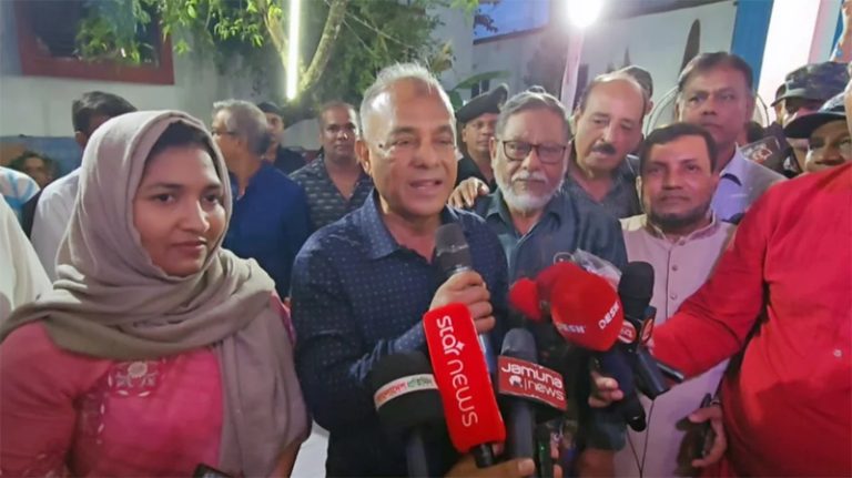 দূর্গোৎসবকে বিঘ্ন করতে পাহাড়ে ষড়যন্ত্র হয়েছে: স্বরাষ্ট্র উপদেষ্টা