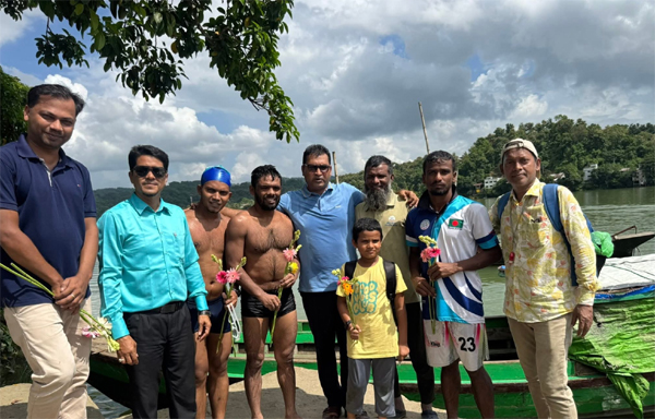 কাপ্তাই কাপ্তাই কর্ণফুলী নদীতে সাঁতার প্রতিযোগিতা অনুষ্ঠিত