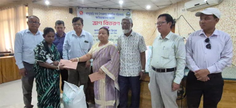 খাগড়াছড়ির সহিংসতার ঘটনায় ক্ষতিগ্রস্তদের পাশে পার্বত্য জেলা পরিষদ