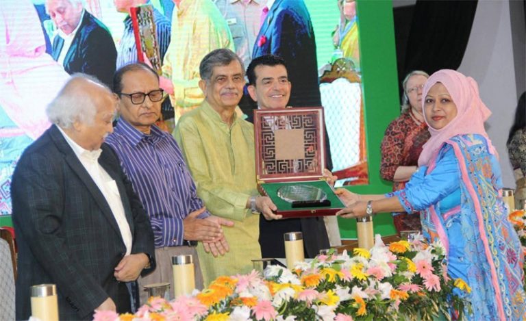 গুণী শিক্ষক-২০২৫ সম্মাননা পেলেন রাঙ্গামাটি’র ইফফাত জাহান