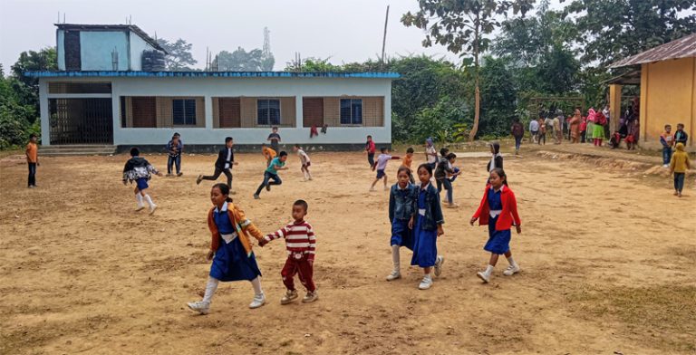 পাহাড়ের শিশুরা শিক্ষার পাশাপাশি বিনোদনেও পিছিয়ে