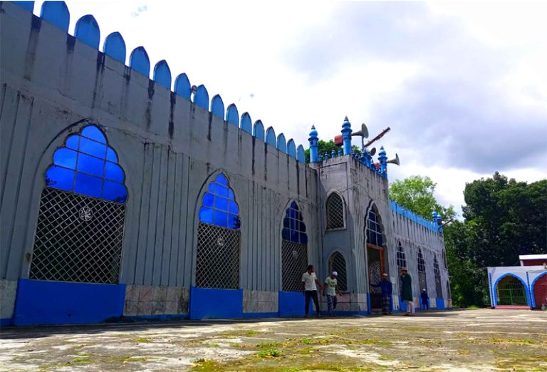 ৬০ বছরেও নান্দনিকতা ধরে রেখেছে স্তম্ভবিহীন কেপিএম কেন্দ্রীয় জামে মসজিদ