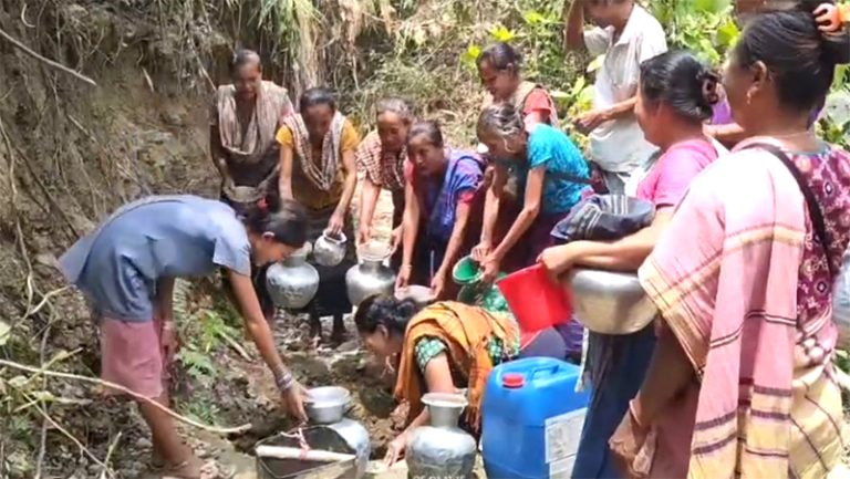বাঘাইছড়ির দূর্গম পাহাড়ী এলাকায় শতাধিক গ্রামে খাবার পানির তীব্র সংকট