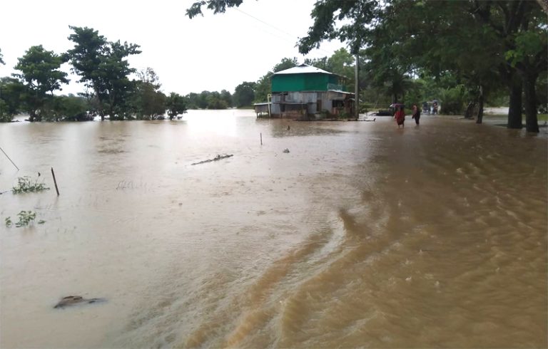 টানা ভারী বষণে দীঘিনালা-লংগদু সড়ক যোগাযোগ সাময়িক বন্ধ, নিম্নাঞ্চল প্লাাবিত