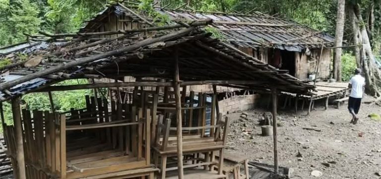 অতিবৃষ্টিতে ধসে পড়া ম্রো বিদ্যালয়টি দ্রুত পূর্ণর্নিমাণ কাজ শুরু করেছে আলীকদম উপজেলা প্রশাসন