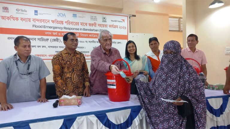 নগদ অর্থ ও স্বাস্থ্য সুরক্ষা সামগ্রীগুলো সঠিকভাবে ব্যবহার করুন-সাচিং প্রু জেরী এমপি